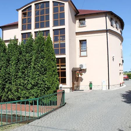 Hotel Oaza Prudnik Extérieur photo
