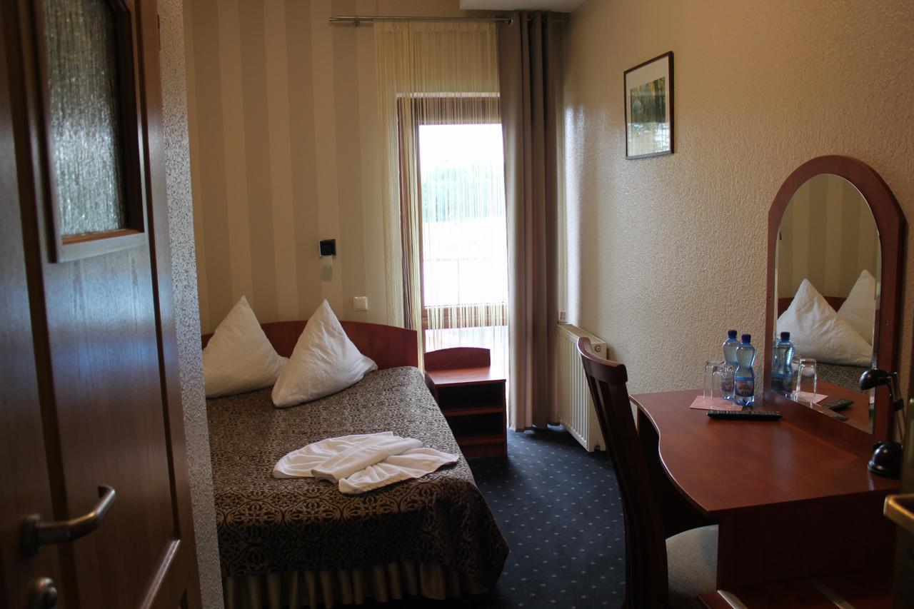 Hotel Oaza Prudnik Extérieur photo
